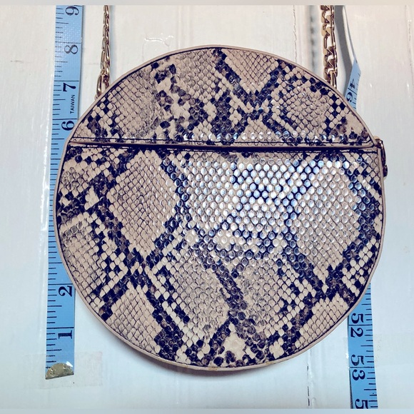 Topshop Crossbody Circle Bag, Faux Snakeskin, Genuine Metal Chain Strap/Hardware - Picture 12 of 13
